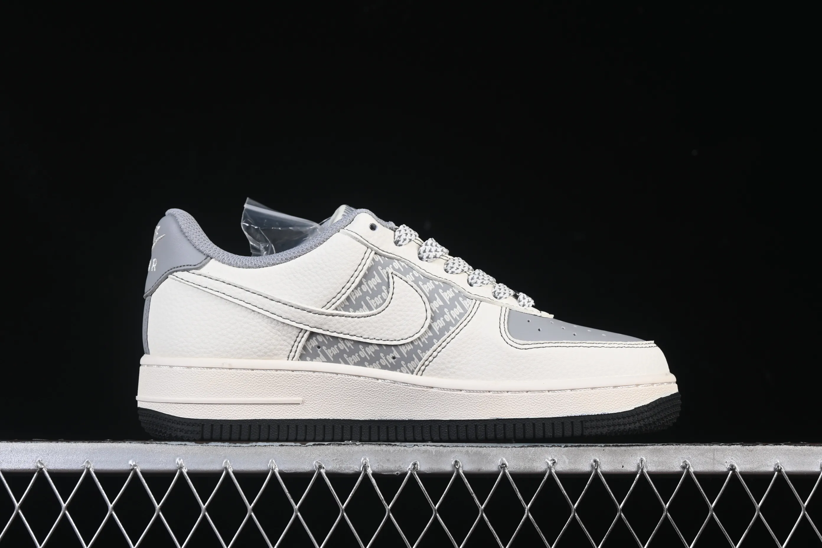 All Categories Nk Air Force 1 Air Force Series Nk Air Force 1 Low Air Force Low NIke Air Force 1'07 Low Joint Beige Black Starry Air Force 1 Low-top Casual Sneakers JP8028-008